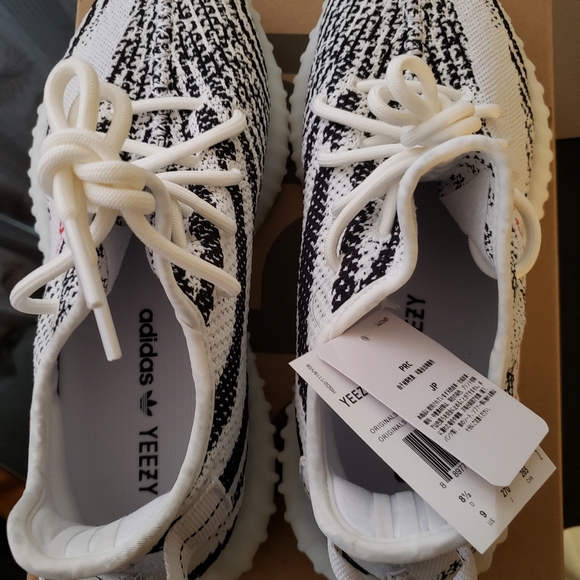 Yeezy boost 350 v2 zebra brand new!!$650 obo - Picture 3 of 3